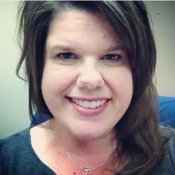 Meet your Posher, Kelley - Picture 3 of 4